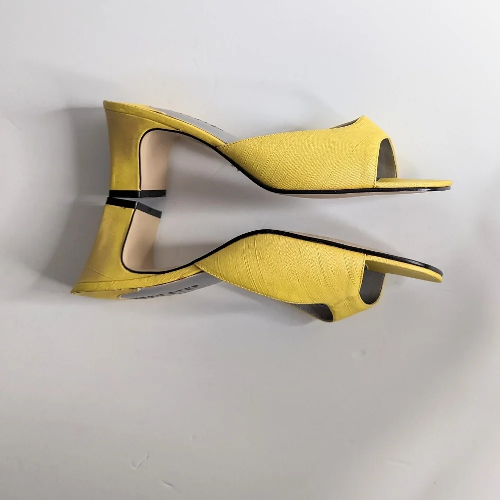 VTG Square Toe Chunky Heel Yellow Slip On Heels - Picture 3 of 8